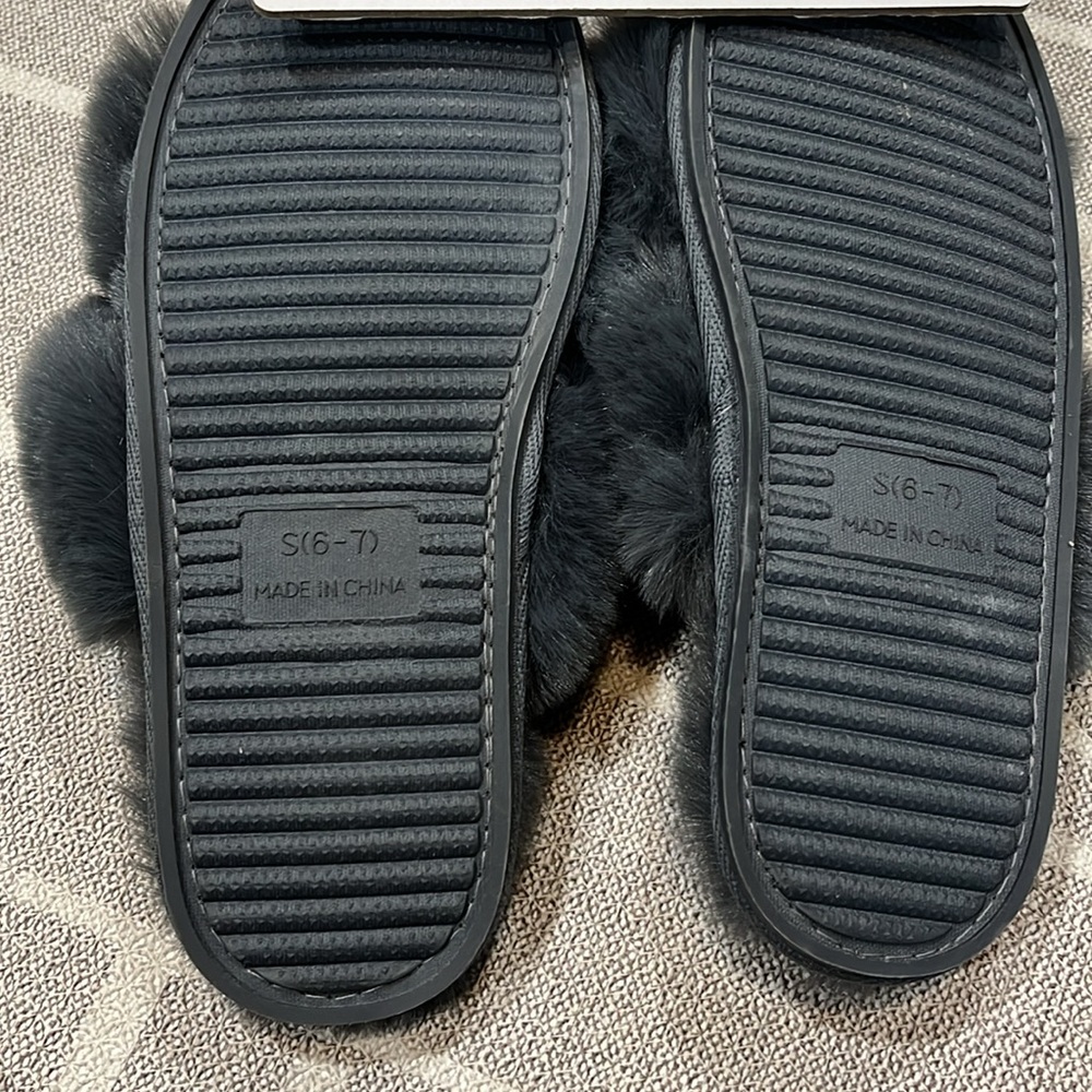 Jessica Simpson Faux Fur Slippers - Picture 4 of 4